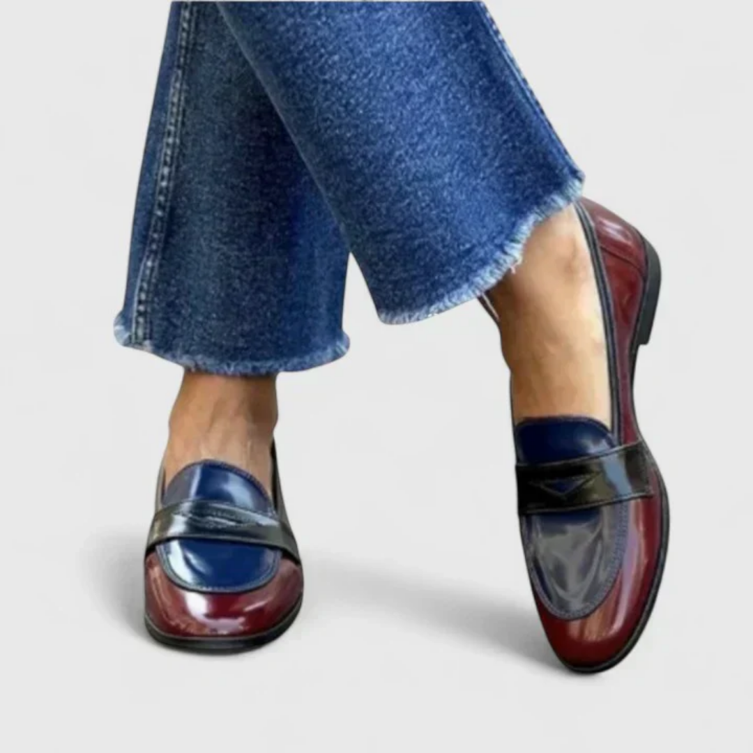 MARLEEN | Mocasín azul marino con tacón pequeño