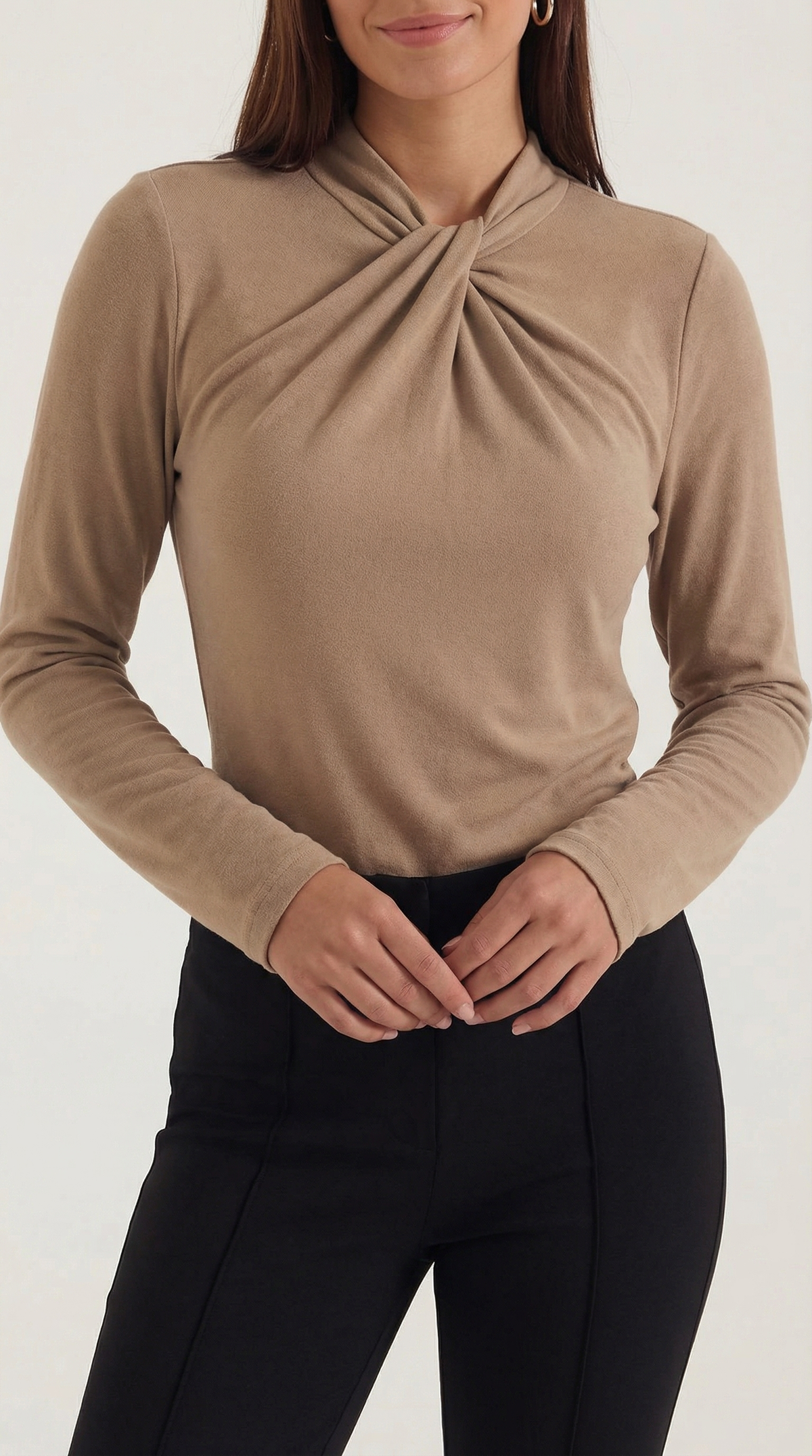 Blusa Jamie con cuello mock y lazo